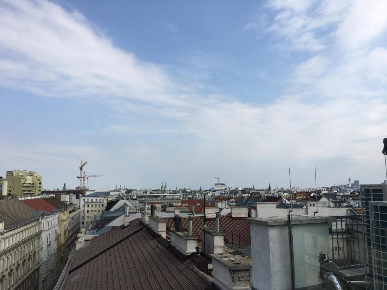 Apollo Hotel Wina Bagian luar foto
