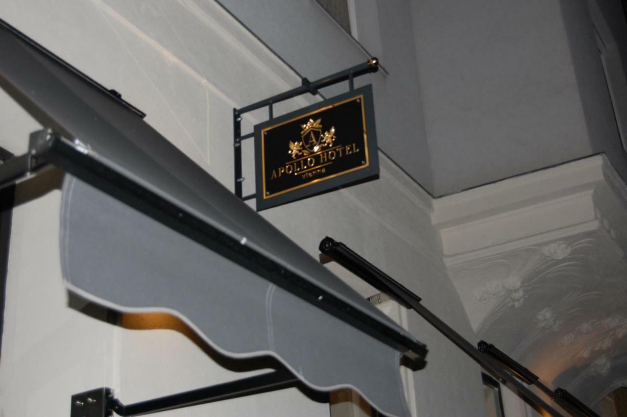 Apollo Hotel Wina Bagian luar foto