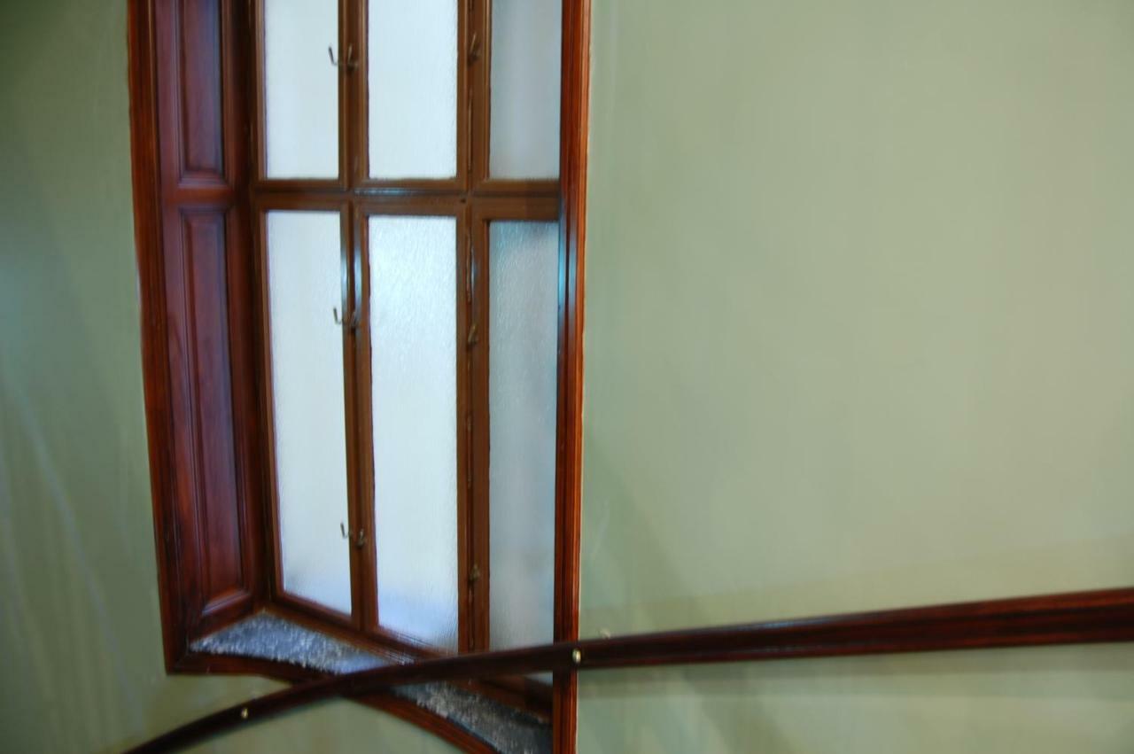 Apollo Hotel Wina Bagian luar foto